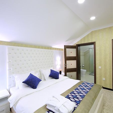 Premier Hotel Bishkek Bagian luar foto