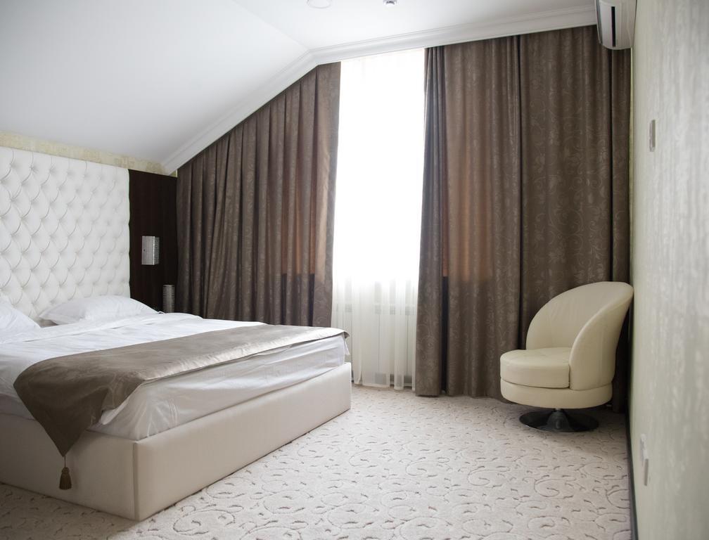Premier Hotel Bishkek Ruang foto