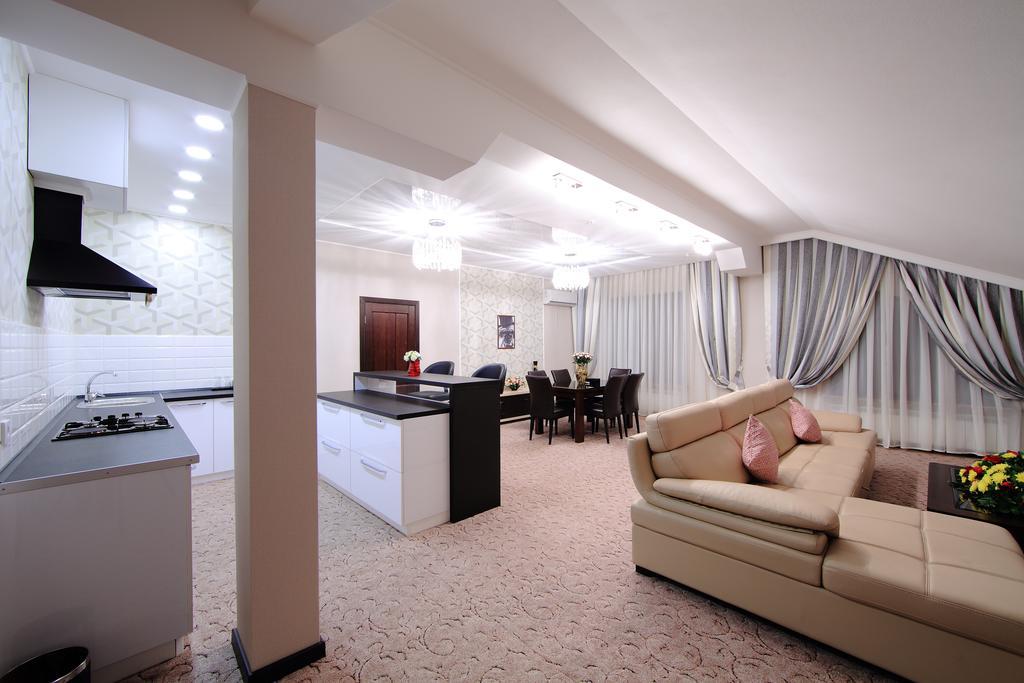 Premier Hotel Bishkek Bagian luar foto