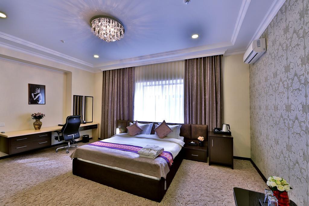 Premier Hotel Bishkek Bagian luar foto
