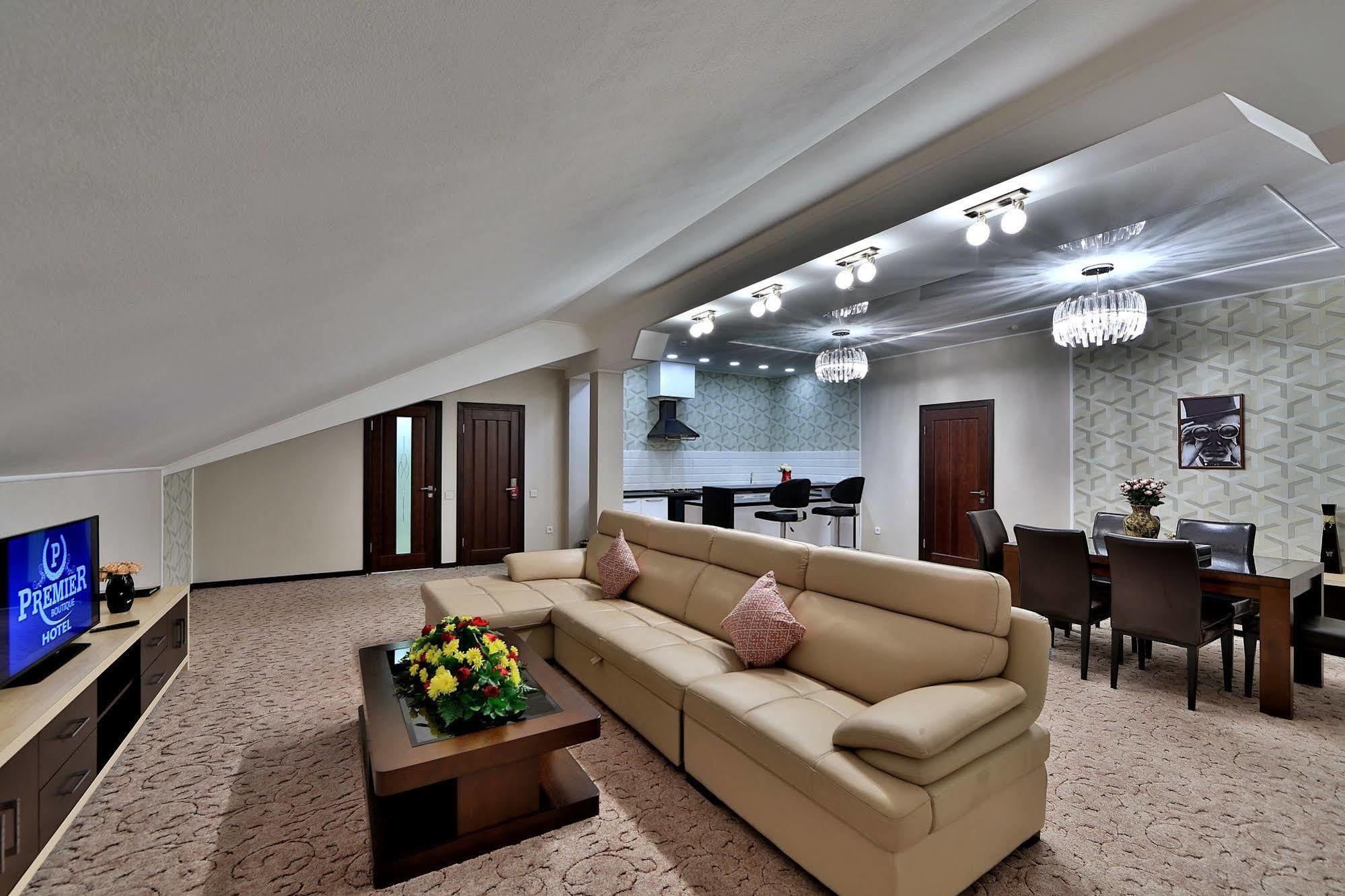 Premier Hotel Bishkek Bagian luar foto