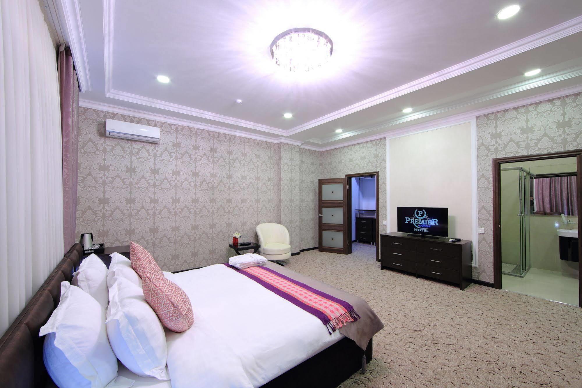 Premier Hotel Bishkek Bagian luar foto