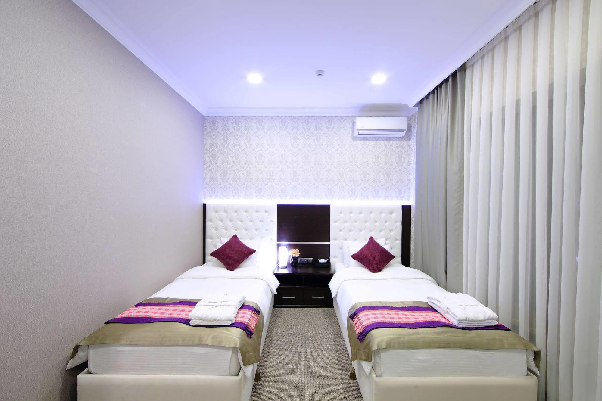 Premier Hotel Bishkek Bagian luar foto
